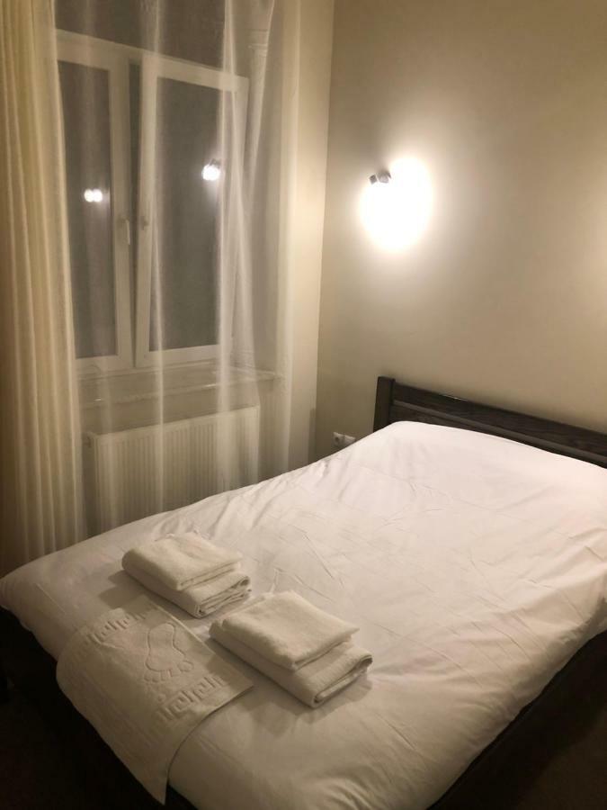 El Mundo Apartments Лвив Екстериор снимка